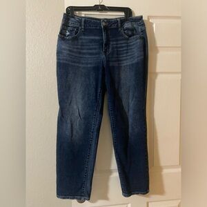 High rise jeans with zipper closure